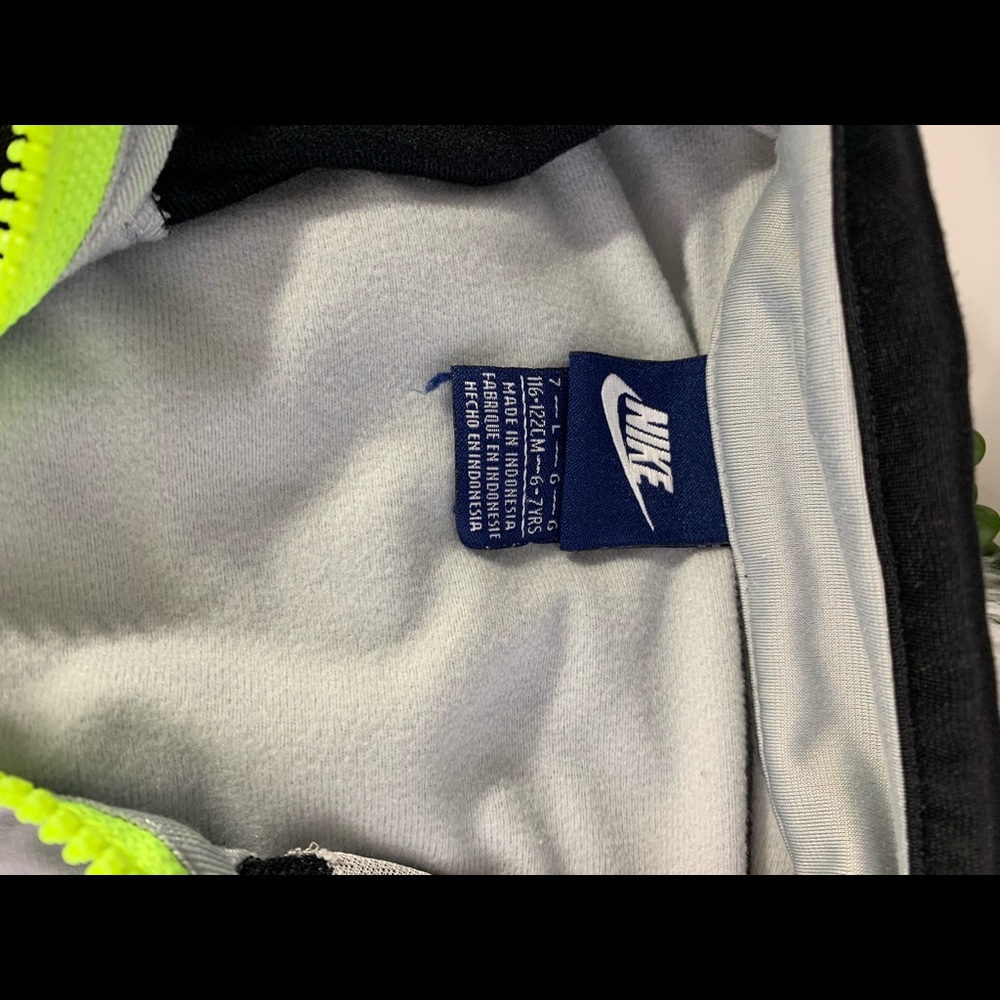 Nike jacket - Picture 2 of 3